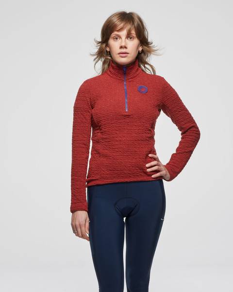 Model is wearing a size XS Pullover